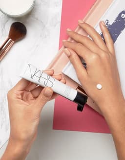 Kem lót NARS Pore ​​& Shine Control Primer