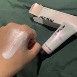 Kem lót trang điểm Mac Strobe Cream Hydratant Lumineux dưỡng ẩm, tạo hiệu ứng bắt sáng 50ml